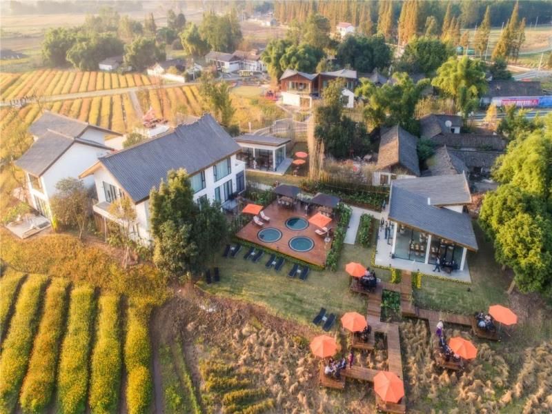 伴秋水日潺潺看寒山转苍翠小镇里的美村雪山下的小镇大邑县南岸美村