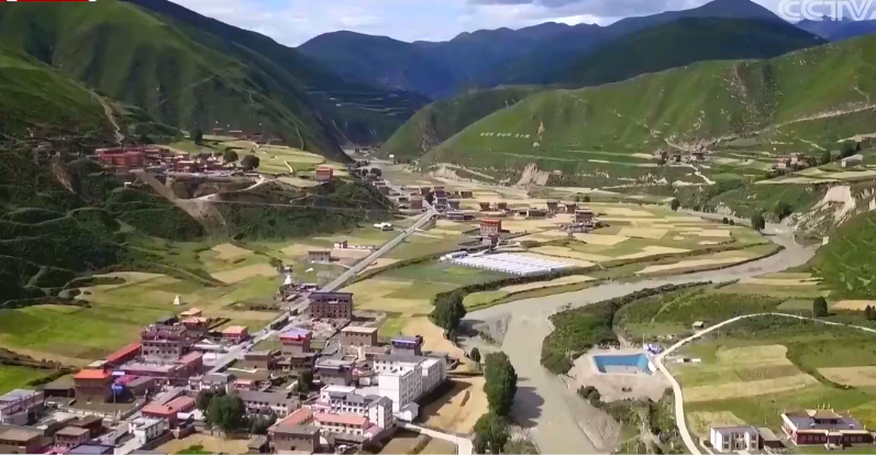 高原绿茵场上的“天使爸爸”