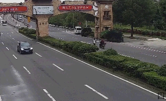 横穿马路 后果严重