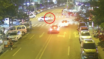 骑行安全  佩戴头盔