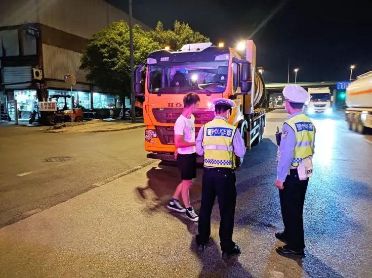 成都交警严防“祸”从货出，全力提升道路交通安全品质