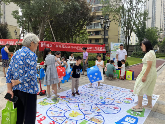 学分类知识 绘环保布袋 | 柳城街道新华社区开展垃圾分类主题活动