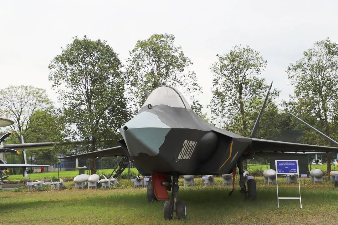 探秘温江科普“宝藏地”④：温江军事爱国科普基地