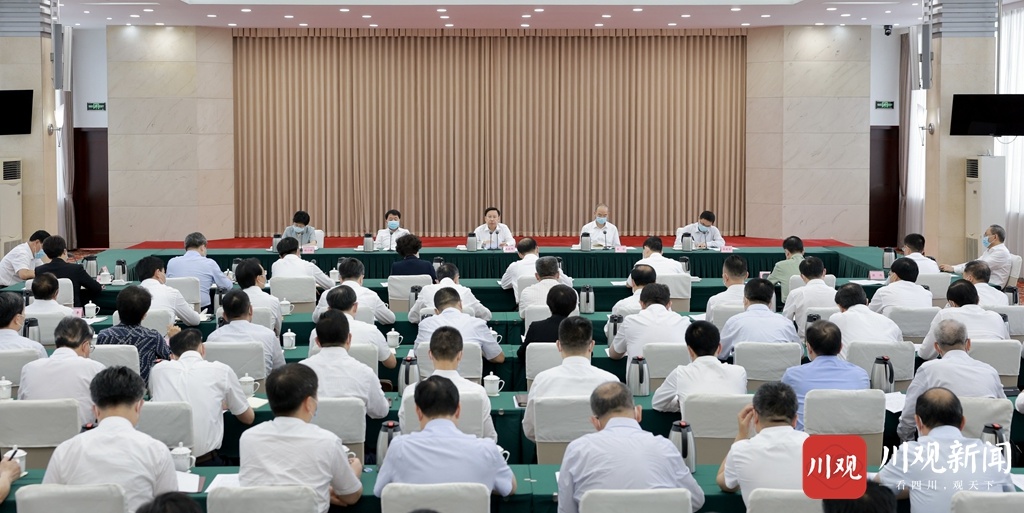 省委常委会召开（扩大）会议 专题传达学习习近平总书记来川视察重要指示精神
