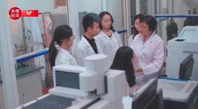 习近平四川行丨融入区域发展 培养应用人才——走进宜宾学院