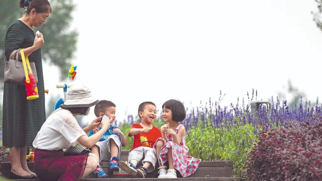 非凡十年 时代印记⑤丨积极回应人民美好生活需求:用心用情办好每一项民生实事