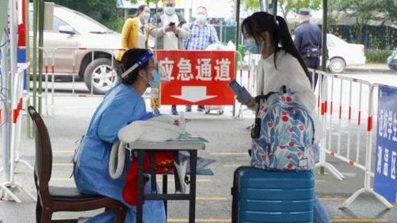 落实防疫措施 驻温高校正有序开学