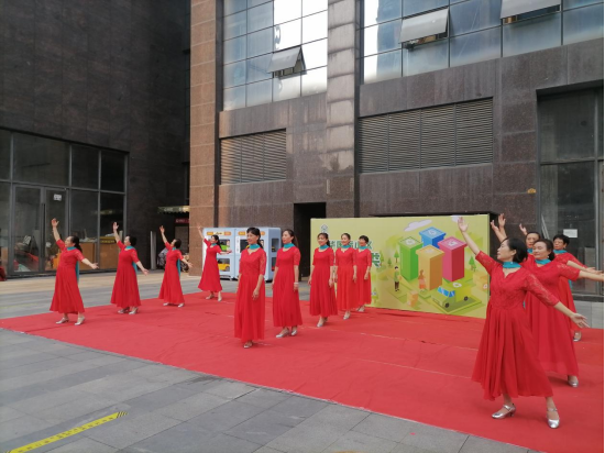 柳城街道光华社区“奋进新征程·文明新时尚”垃圾分类倡议活动