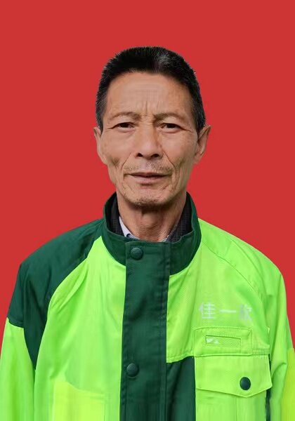 吴仲强 成都佳一欣保洁服务有限公司团结渠东三路公厕保洁人员 从事环卫工作4年_proc.jpg