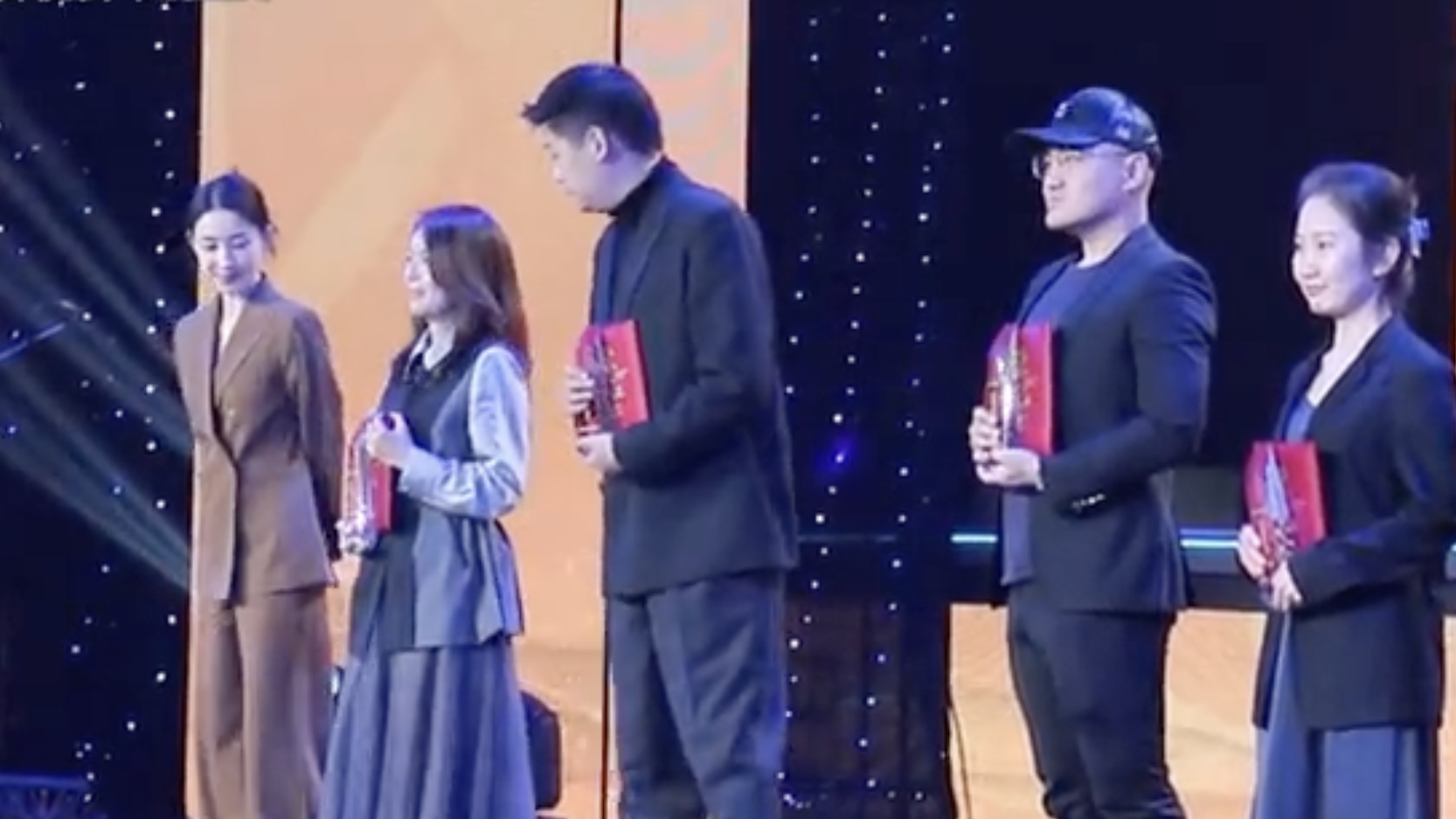 聚焦网络视听大会丨首届网络视听节目节金橙指数发布典礼举行