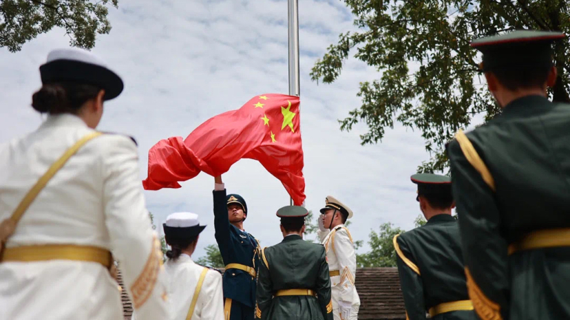 同升一面旗 献礼党的102岁生日