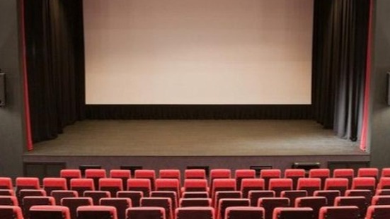 双节假期全国营业性演出票房收入20.05亿元 旅游演艺占总量一半