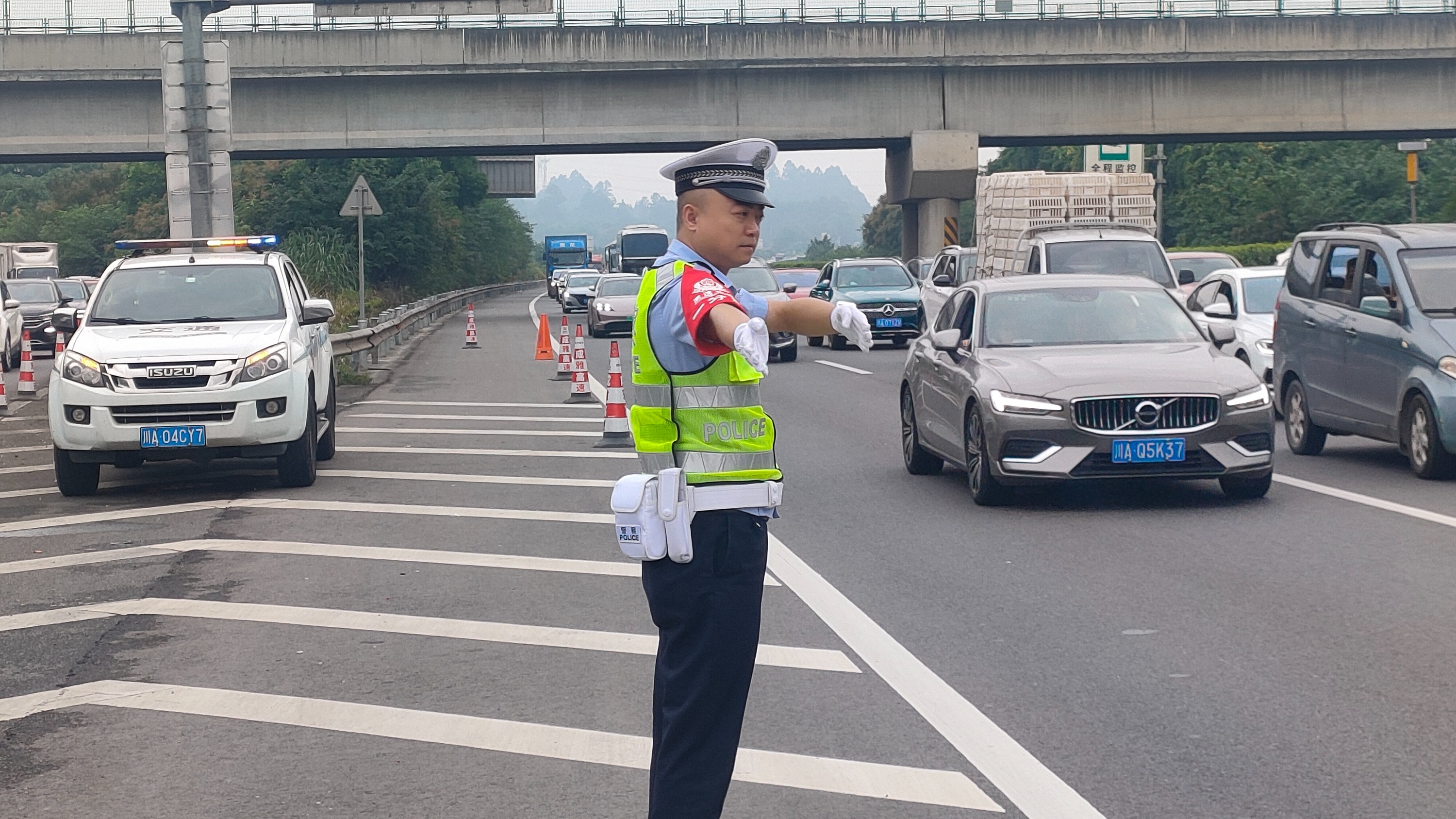 未发生长时间、长距离拥堵  中秋国庆假期四川道路交通平稳有序