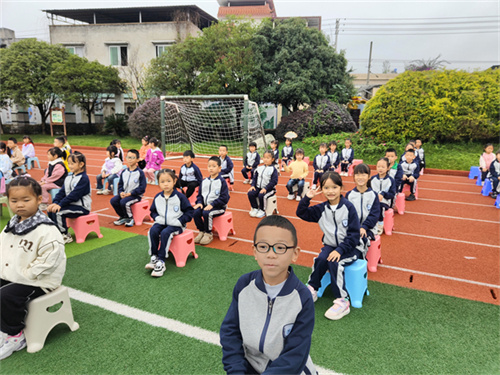 8.一年级参与学习.jpg