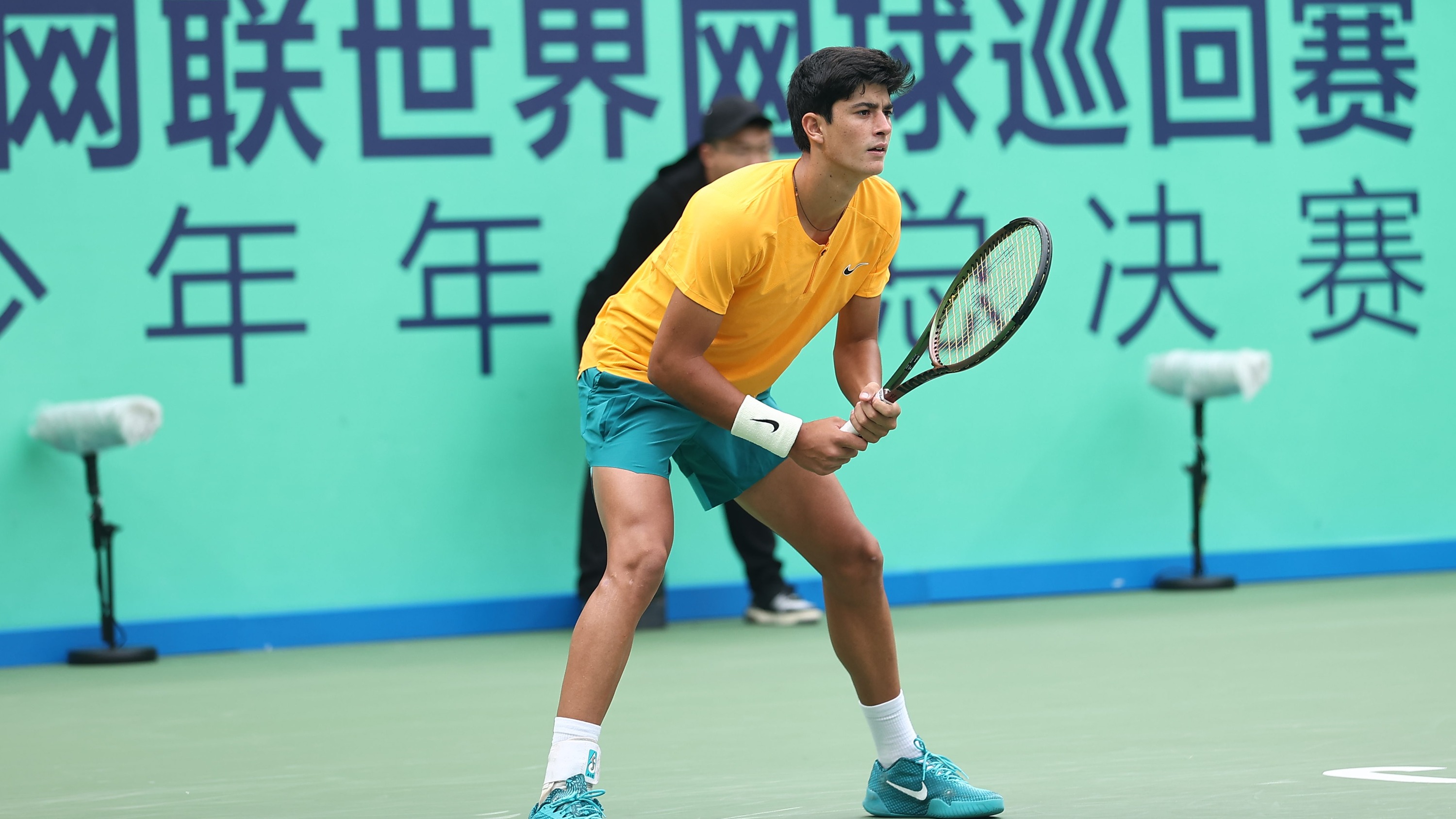 青春风暴 蓉城再起 国际网联世界网球巡回赛青少年年终总决赛首个比赛日精彩连连   