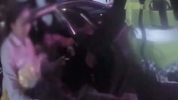 视频｜孕妇绞断手指成都交警一路开道 13公里路程12分钟到达