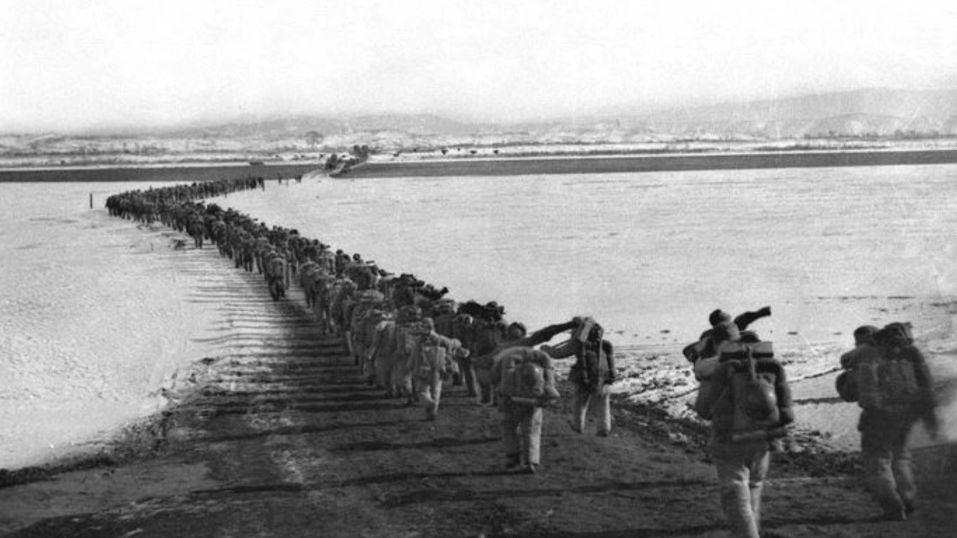 铭记！73年前的今天，中国人民志愿军用生命写就了一部英雄史