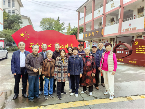 退休教师3.jpg