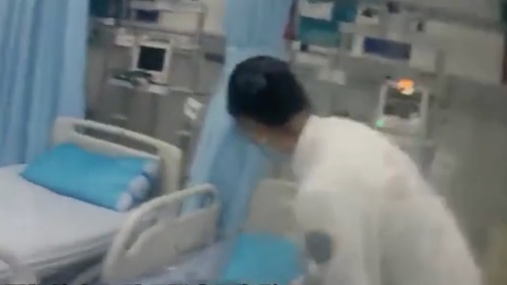 视频｜“警”急救助！孩子突发急症 成都巡警为生命开道