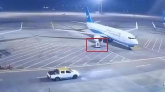厦门航空通报飞机被刮蹭：无人员受伤