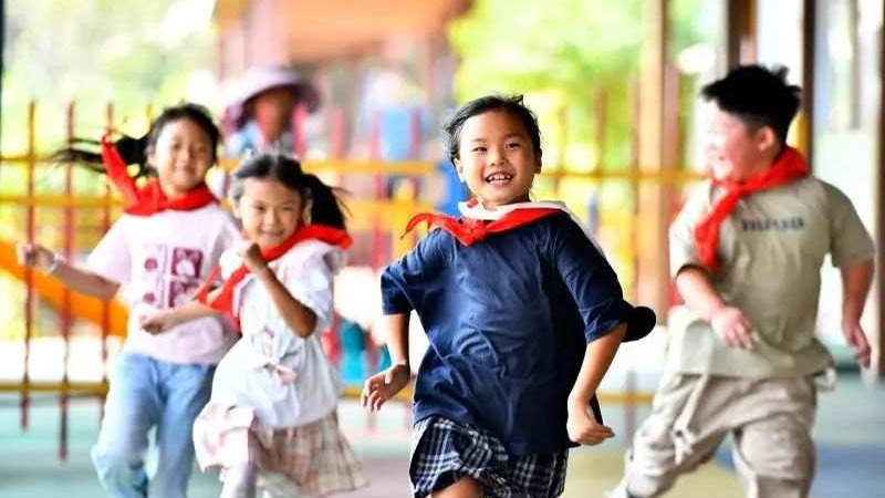 “7成学生课间不出教室” 谁偷走了孩子们的课间10分钟？