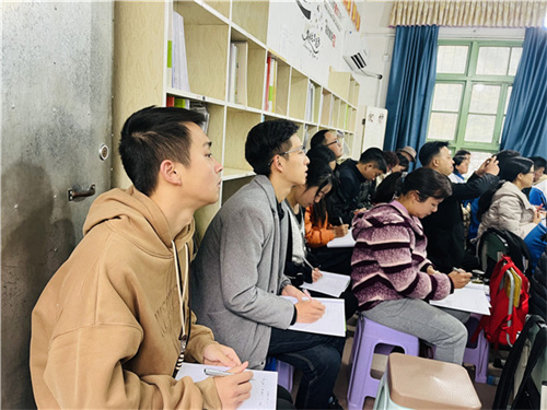 4.听课2.jpg