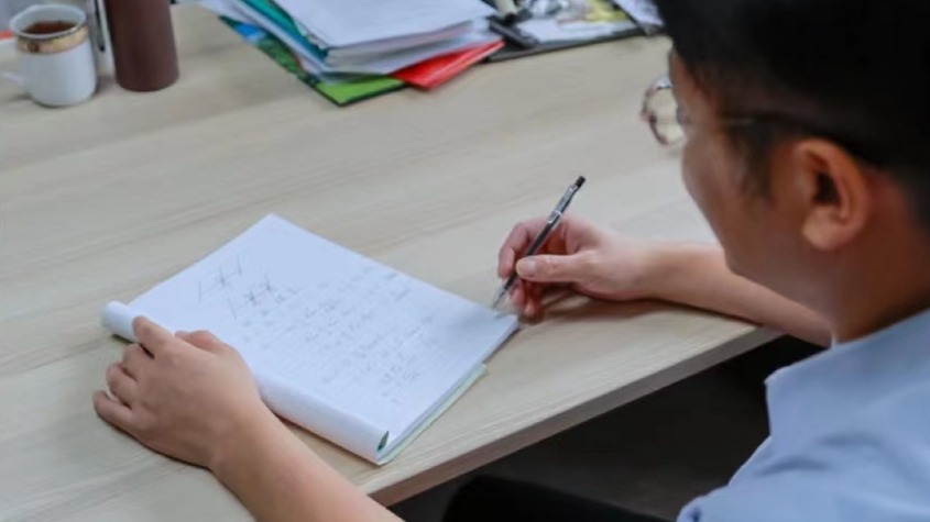 中国科学家对镍基超导体的机理研究取得重大突破