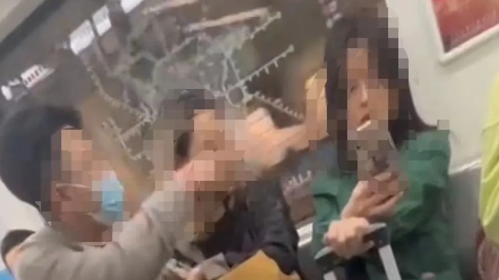警方通报：成都地铁3号线打人男子被行政拘留13日并处罚款
