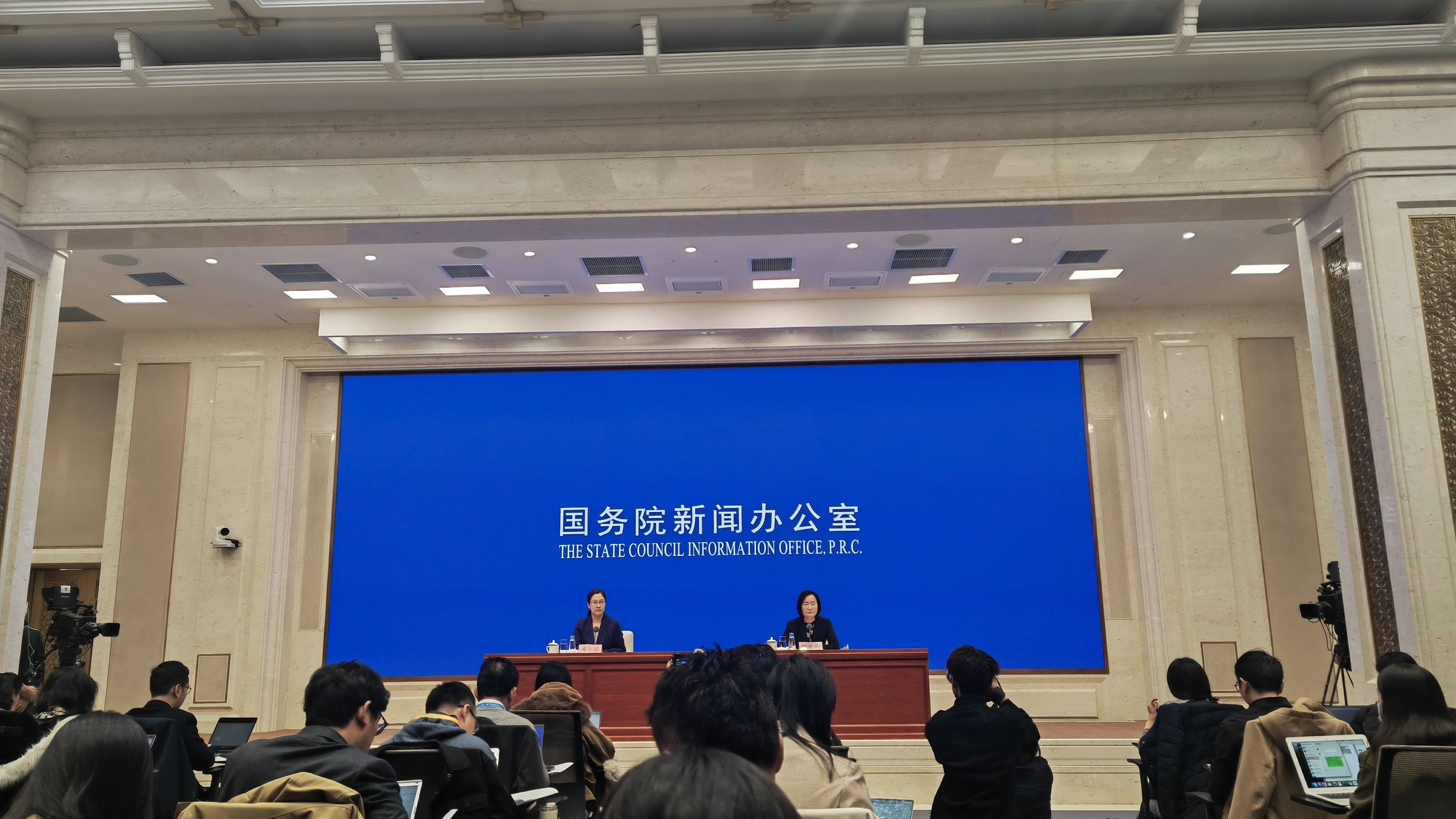 10月份国民经济持续恢复向好 经济运行总体平稳