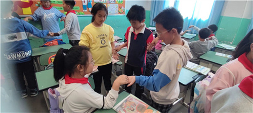 挫折教育心理班会(3).jpg