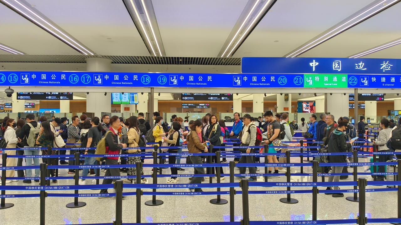 门票难抢、扫码支付等需实名，入境游难题怎么破？
