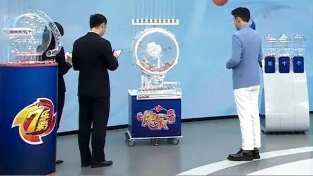 彩民买彩票中奖2.2亿余元遭质疑，教师用数学分析