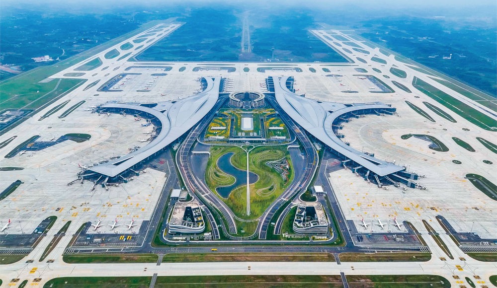 央媒关注｜成都国际航空枢纽年旅客吞吐量突破7000万人次