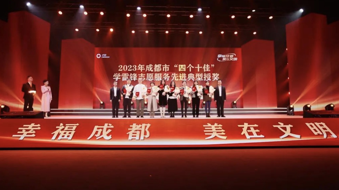 视频｜微光成炬照亮城市 掌声送给平凡英雄们