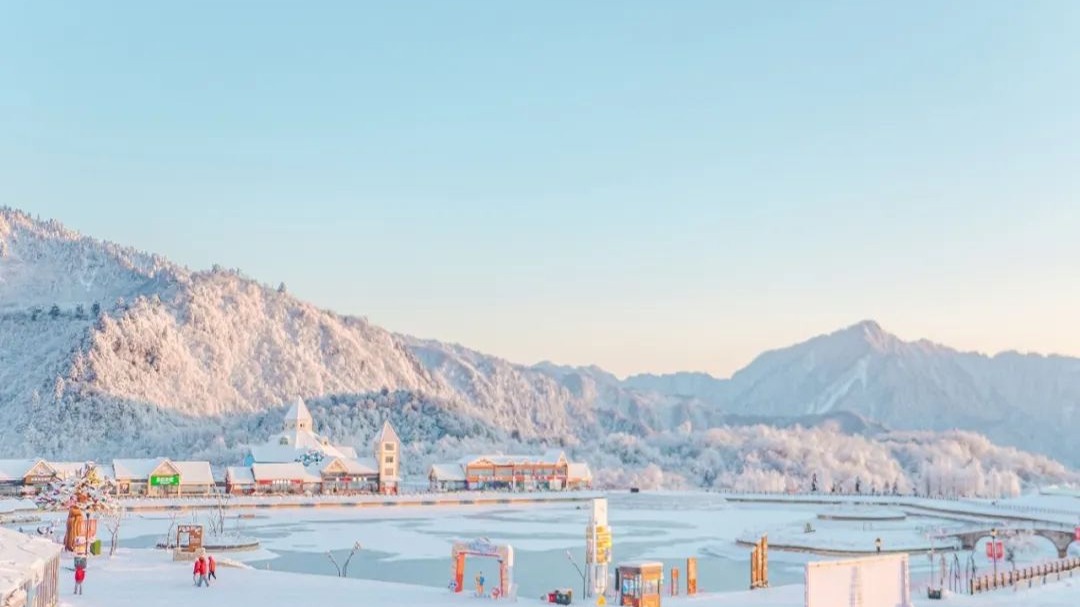 耍冰雪泡温泉吃火锅！解锁成都人「冰火两重天」的安逸生活