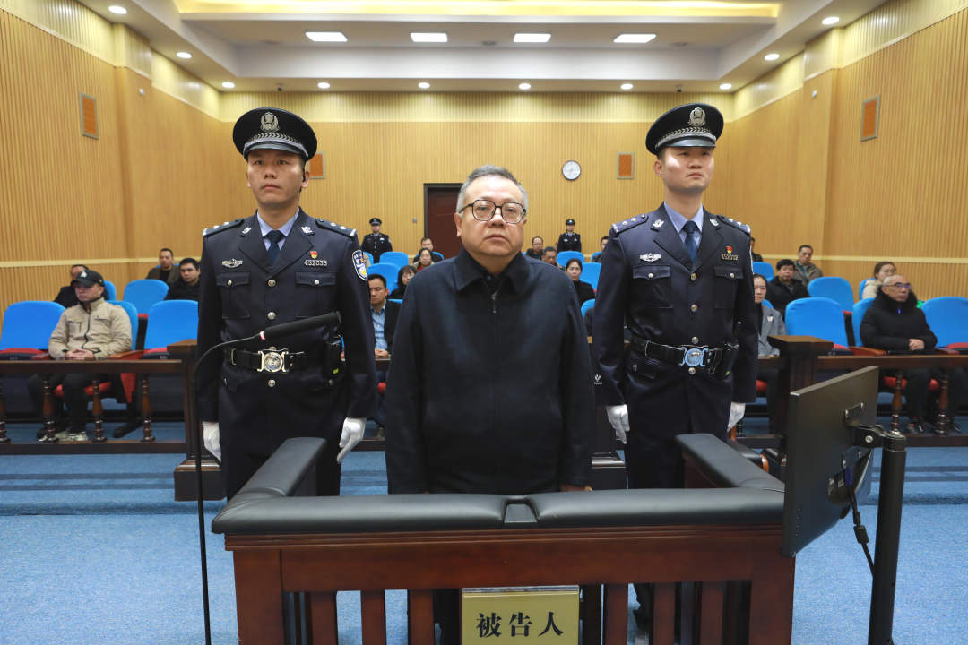 受贿8140万余元  湖南省政协原副主席易鹏飞案开庭