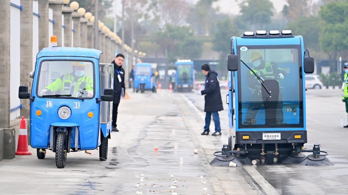 环卫比拼亮绝活！2023成都市第三届“环卫标兵”技能大赛举行