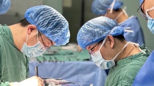 视频｜​器官反着长手术“反”着来 省医院成功为一位“镜面人”实施胰+脾+胃“大修”手术
