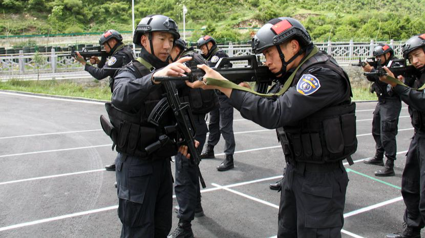 “孤岛24勇士”代表徐凯获评全国“最美基层民警”