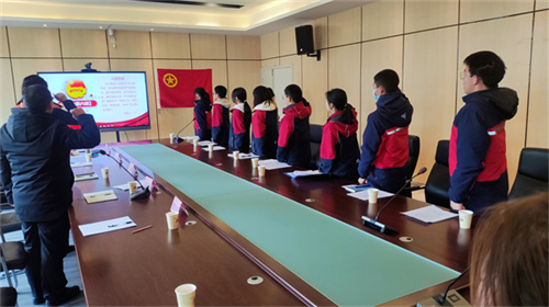 10.重温入团誓词.jpg
