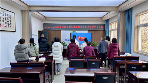 奏唱国歌.jpg