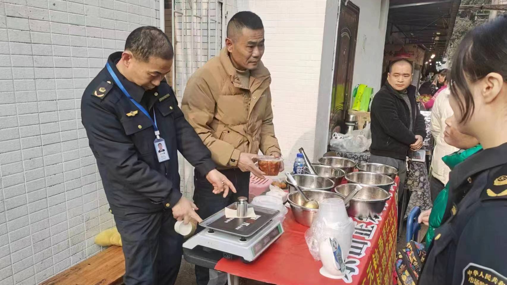 严打不明码标价、缺斤少两 青羊区开展节前市场秩序专项治理