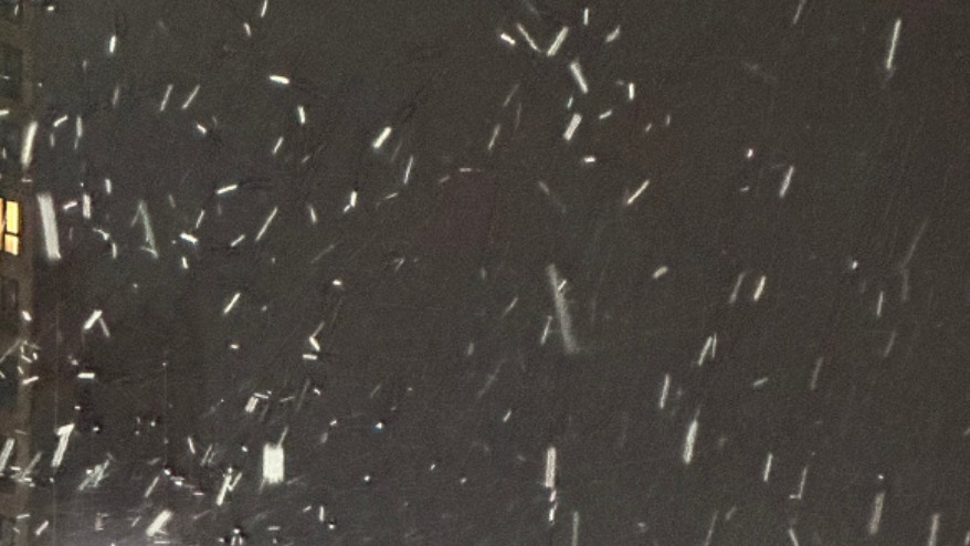 啊啊啊啊！成都市区下雪了！飘起来了！！