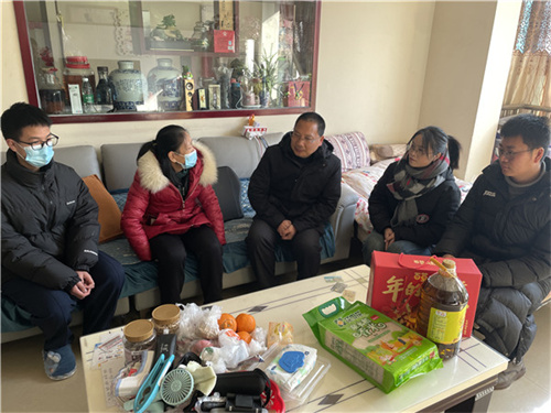 入户走访慰问（1）2024.1.22.JPG