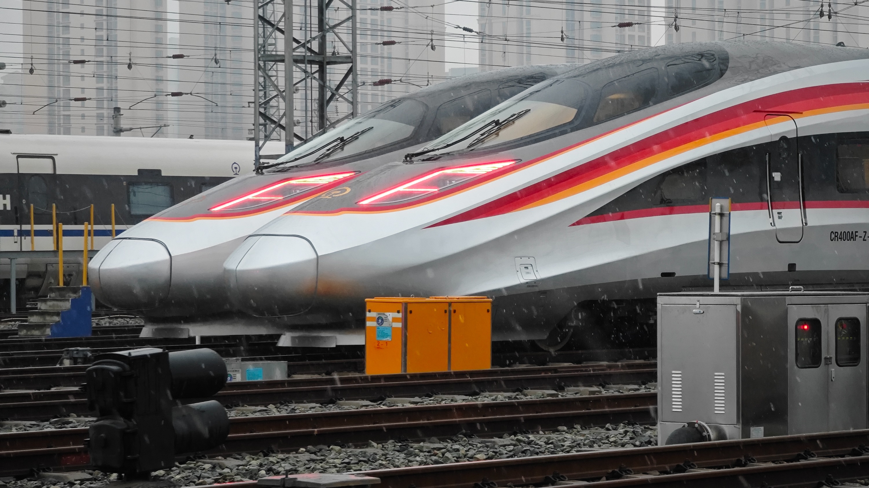 视频 | 降雪降温 成都动车段多措并举确保动车组安全