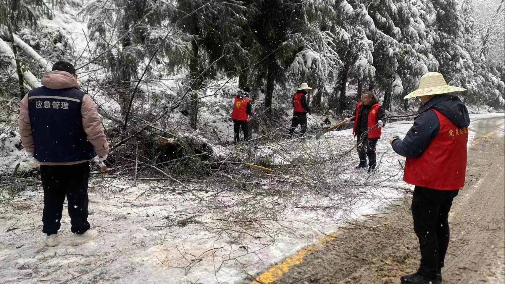 发放御寒物资17万套   四川全力应对本轮强降温天气