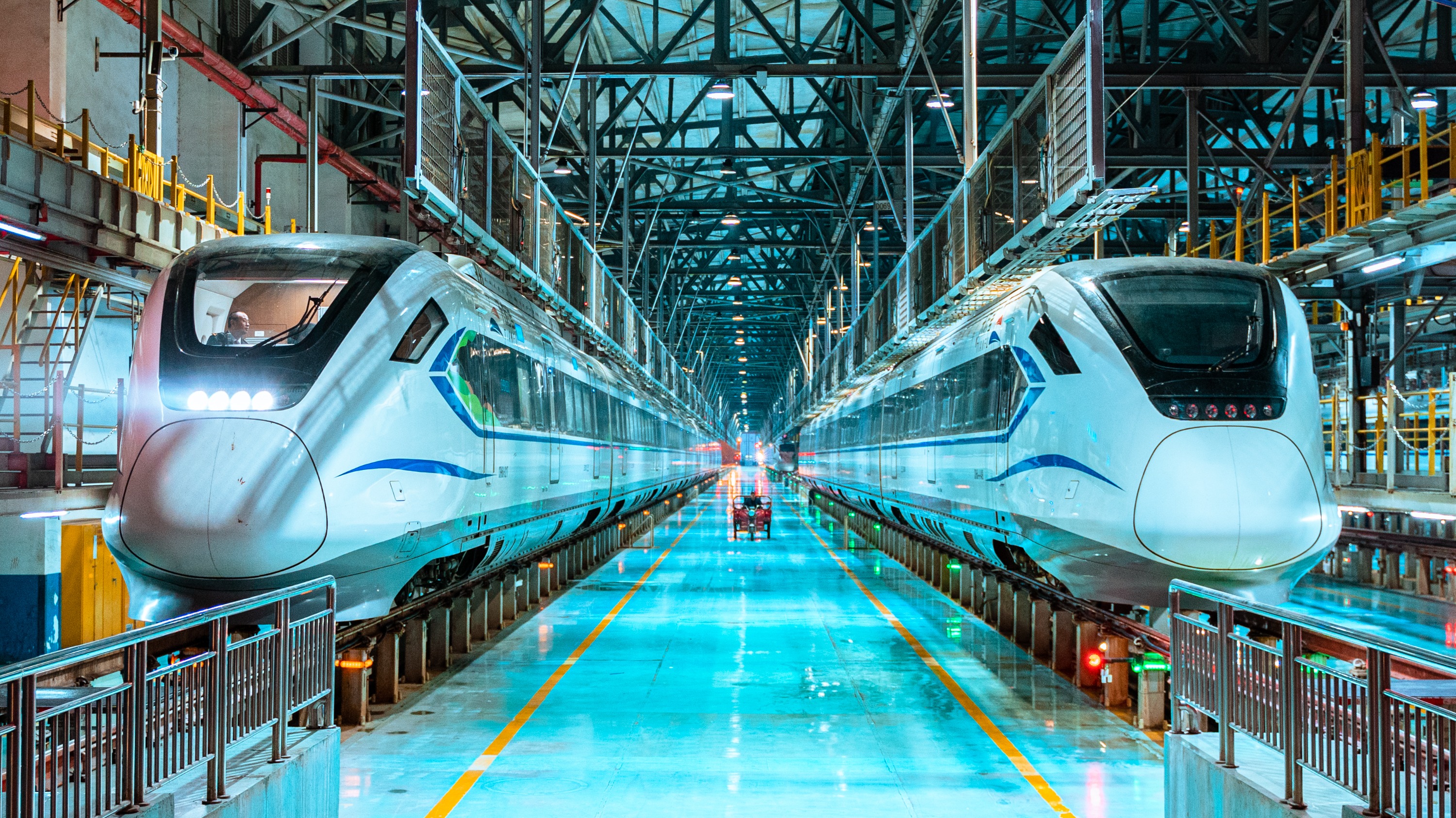 视频｜历年之最！成都动车段春运首日投入154组动车组上线运行