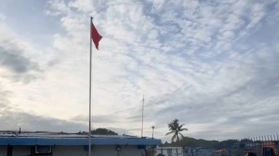 时隔19年 五星红旗再次在瑙鲁升起
