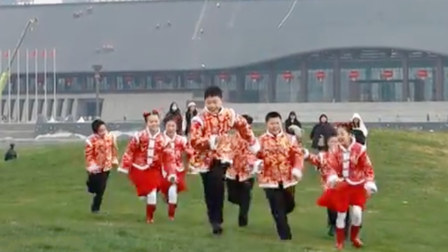 2024深蓉城市春晚探班花絮②丨这就是成都小学生的松弛感