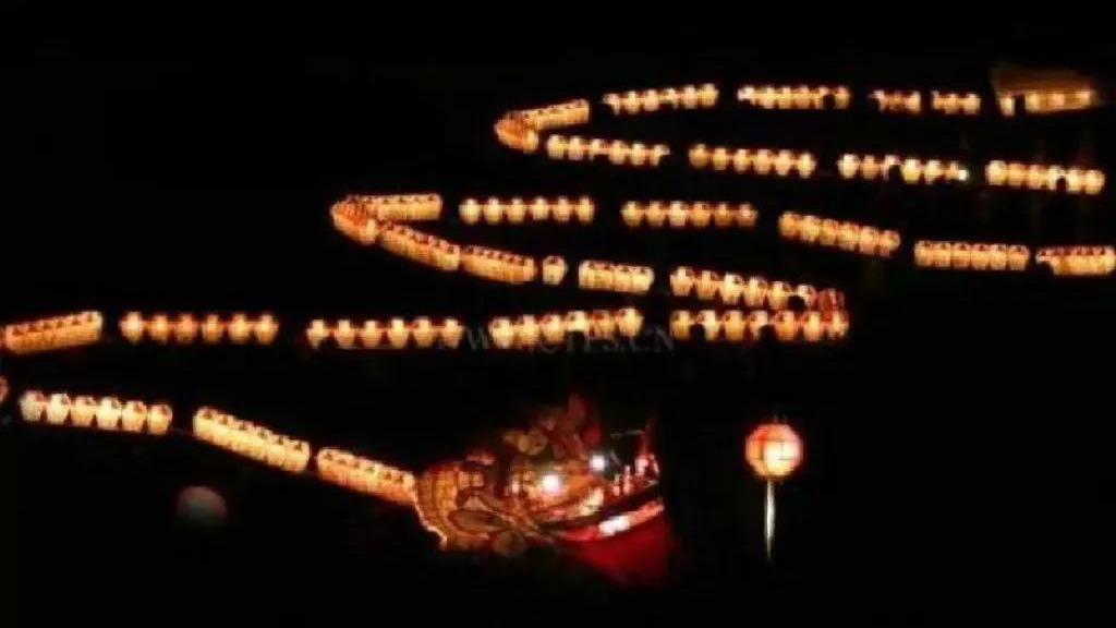 年在成都｜春节最年味的耍法！丹景台巨⻰巡游、⻓⻰宴、⾮遗表演已就位
